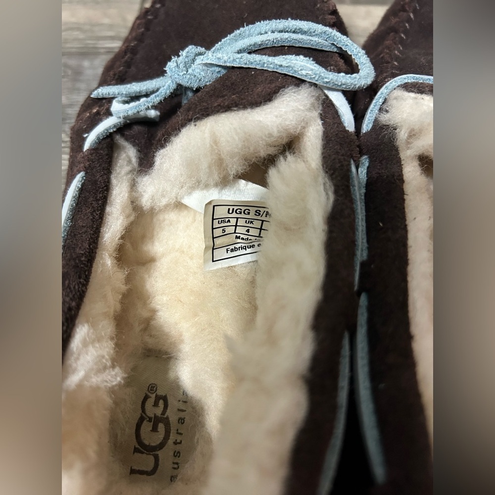 UGG Dakota Dark Brown‎ & blue laces Suede Moccasin Slippers - Picture 7 of 9